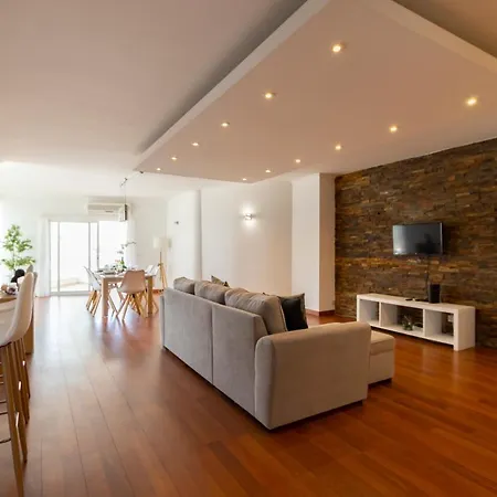 Spaceful In Albufeira
